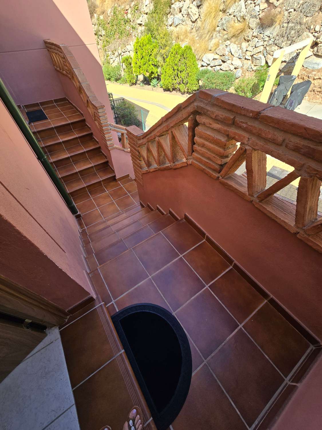 ATICO CON VISTAS AL MAR. GRAN TERRAZA, PISCINA Y PARKING EN URB PRIVADA