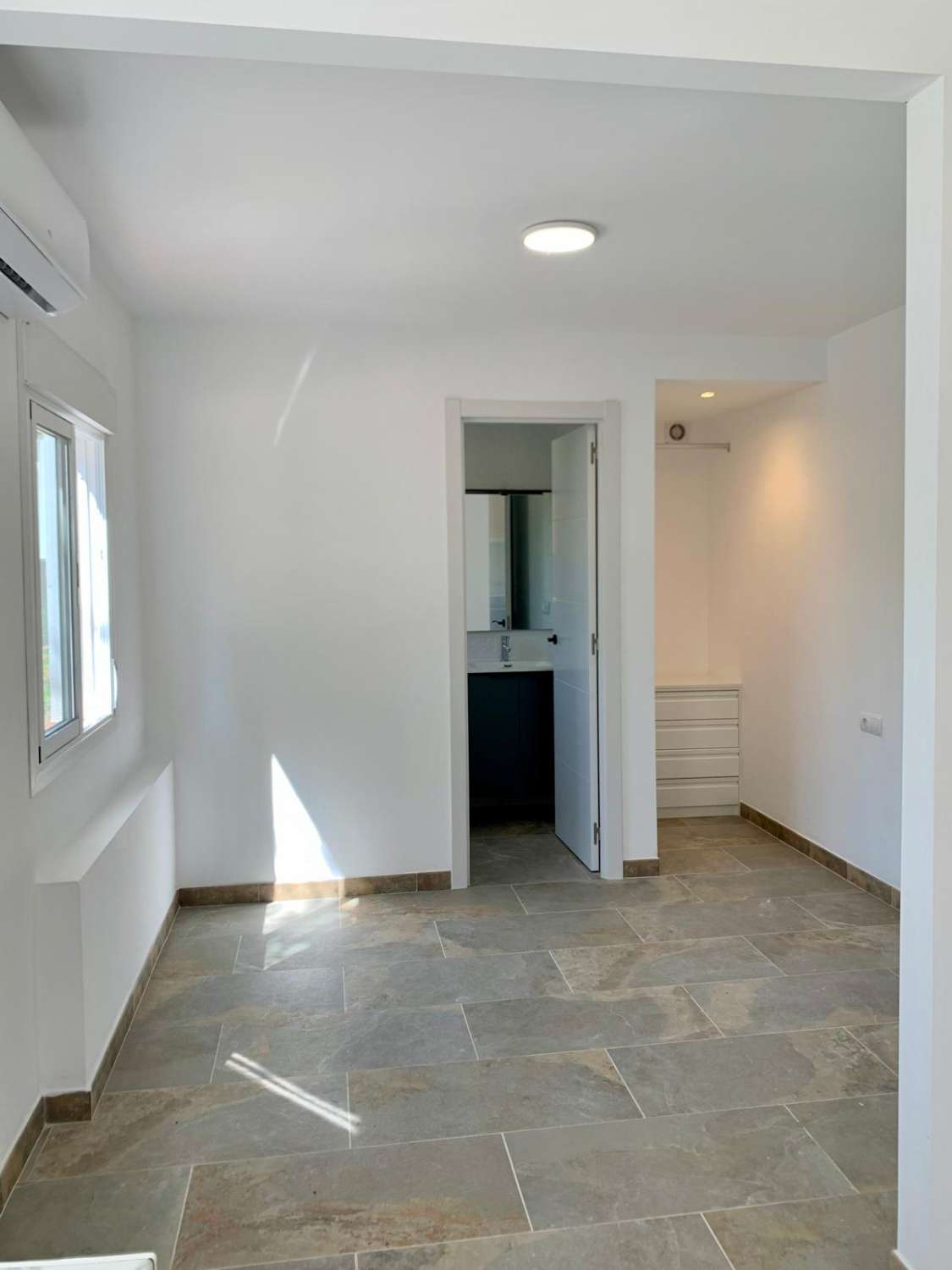 APARTAMENTO EN ALQUILER LARGA TEMPORADA.